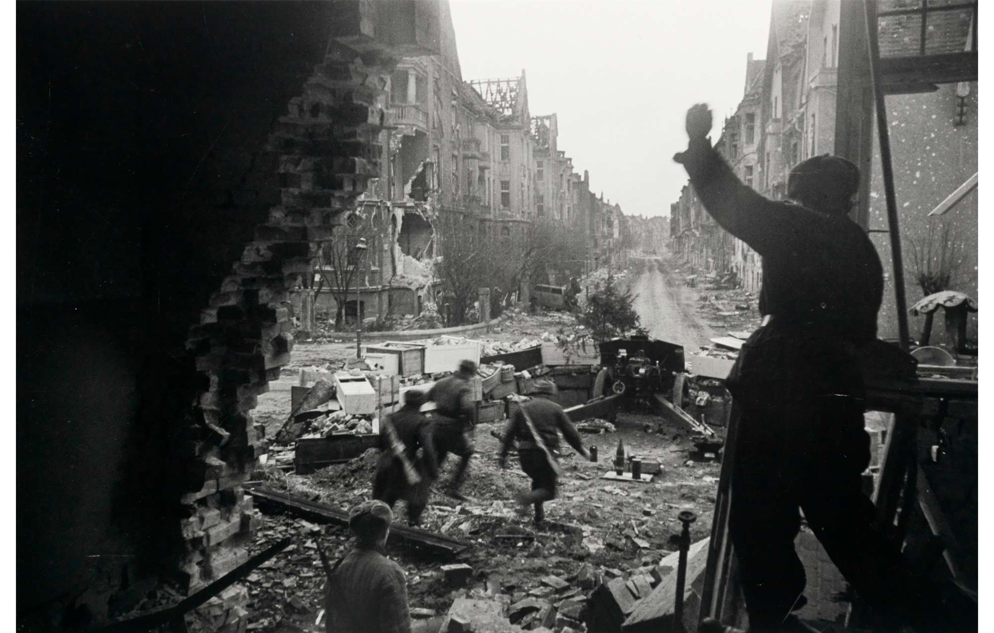 The Grief of Humanity: Dmitri Baltermants & World War II | Smith